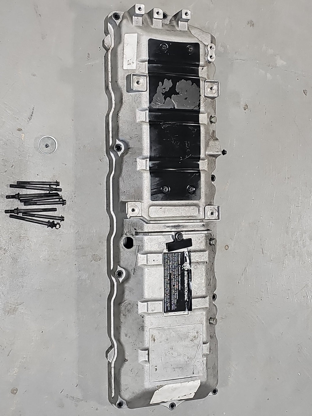 7078025C3 International Durastar 7.6L Maxxforce DT Valve Cover Assembly - USED