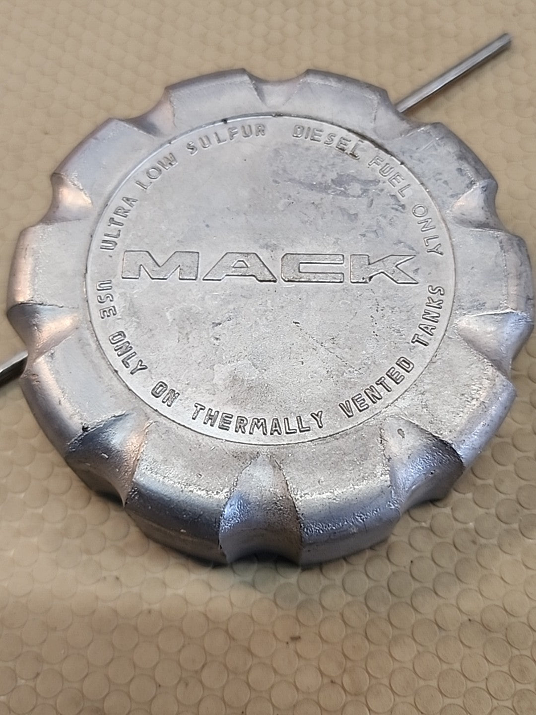 20770679 MACK FUEL CAP 30663