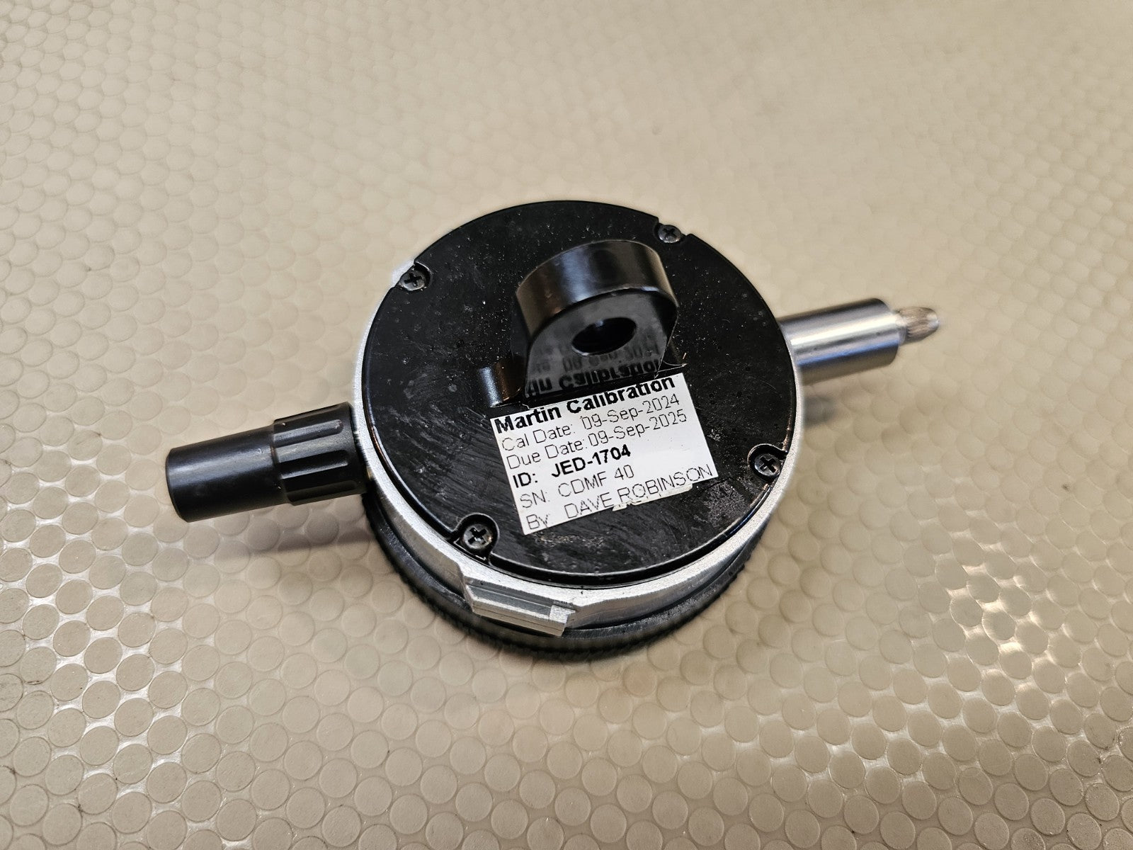 MITUTOYO 2803A-10 Dial Indicator,0 to 0.025 In,0-5-0 6NRA7 *LIGHT USE*