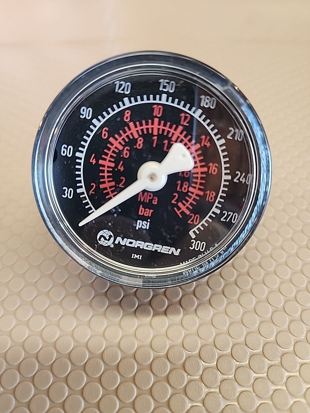 NORGREN 18-013-210 / 18013210 NOS pressure Gauge 