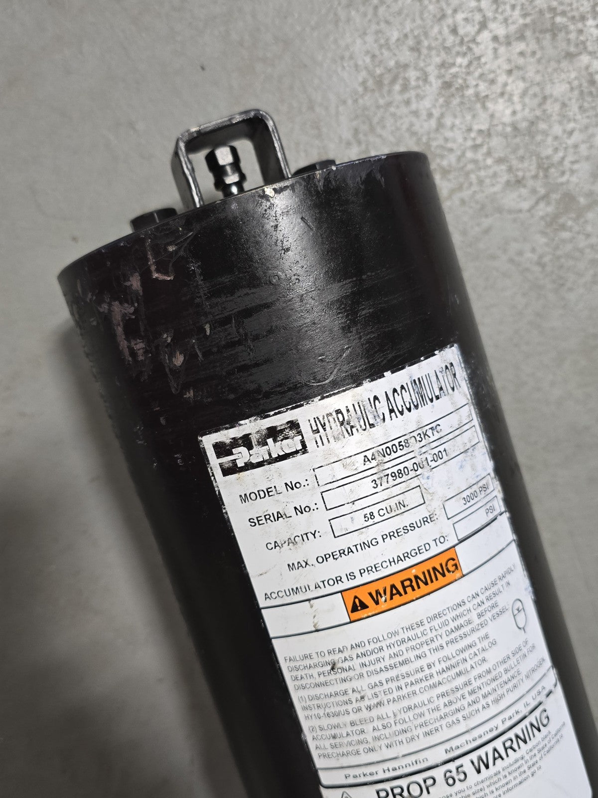 NEW Parker Hydraulic Accumulator - 3000 PSI A4N0058D3KTC PH PA,4",58CI, $1400 