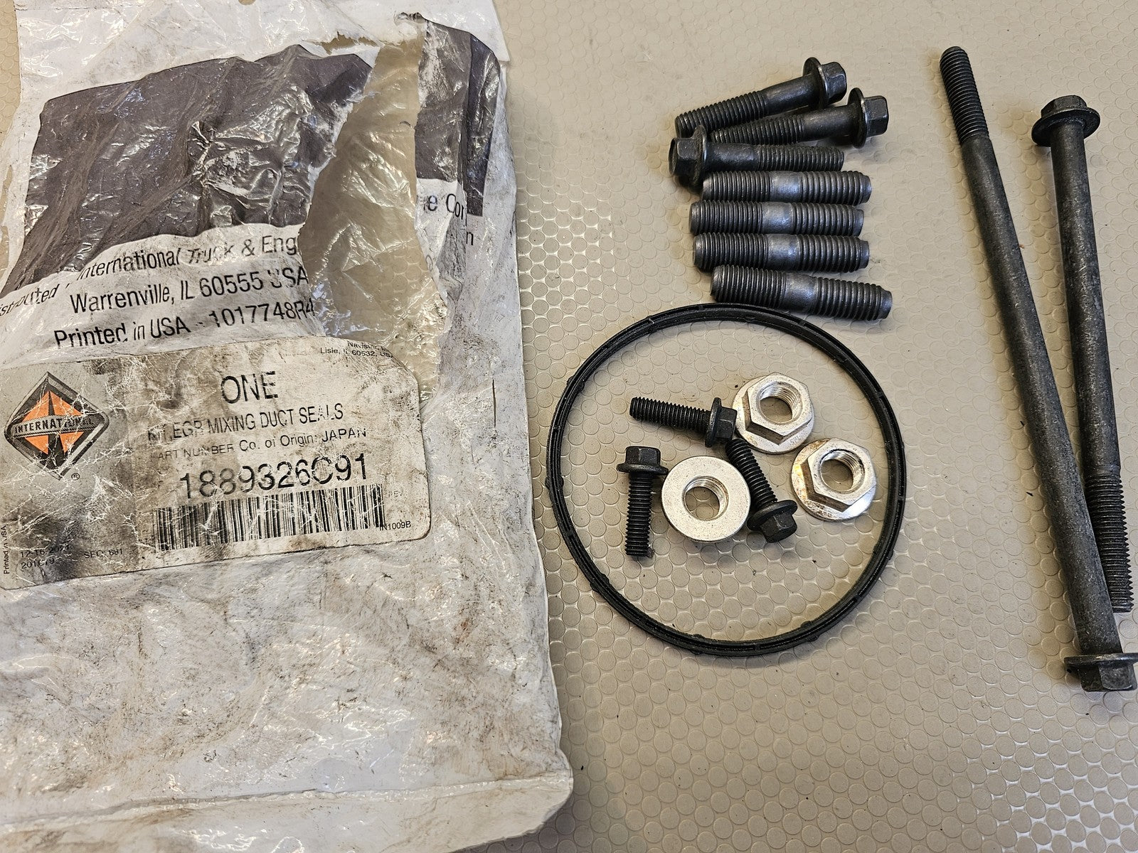 International OEM 1889326C91 EGR Mixing Duct Seals Kit INCOMPLETE