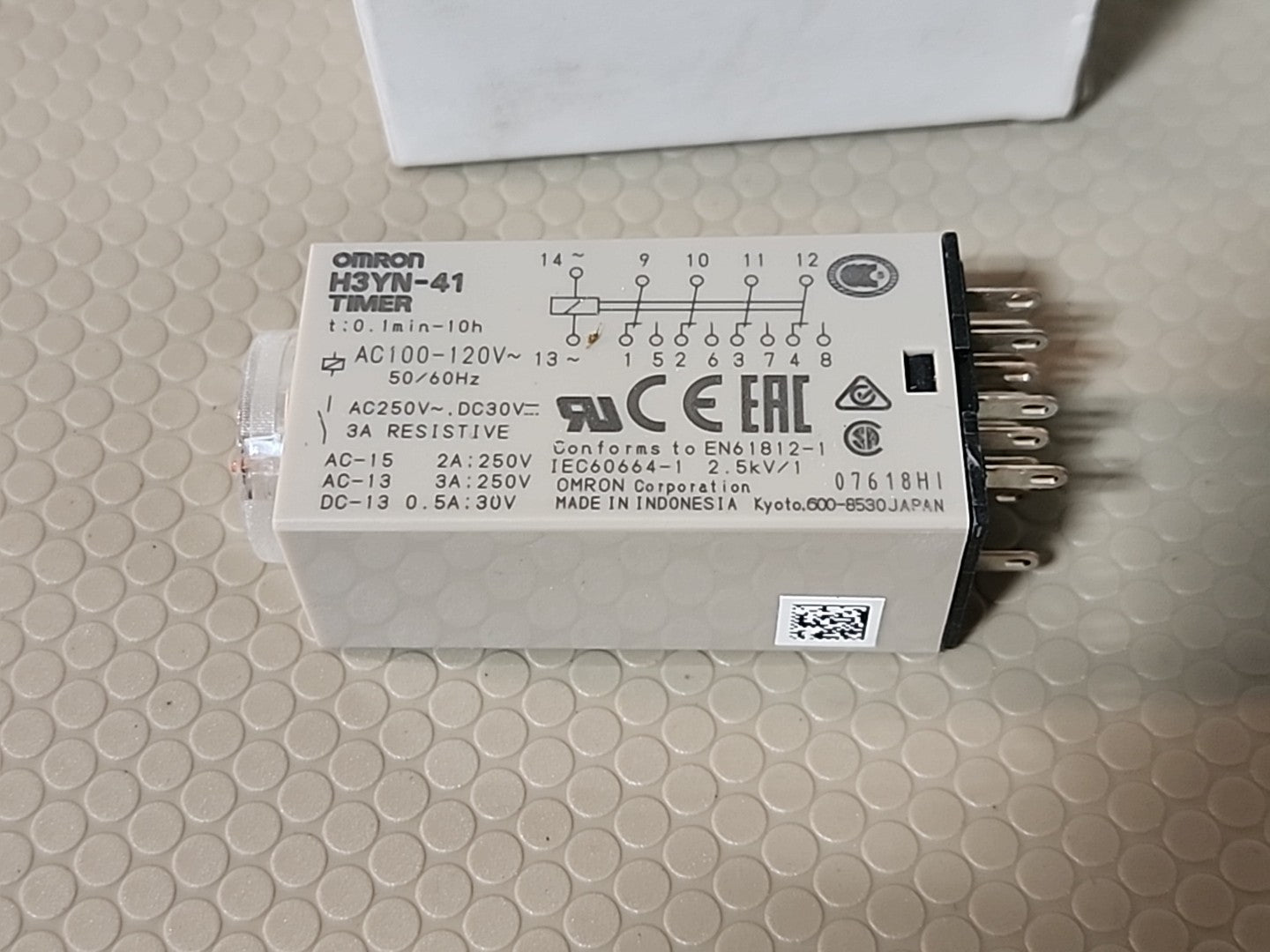 OMRON H3YN-41 DC24 / H3YN41DC24 NEW 