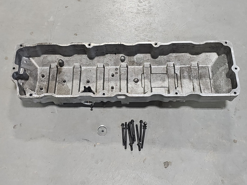 7078025C3 International Durastar 7.6L Maxxforce DT Valve Cover Assembly - USED