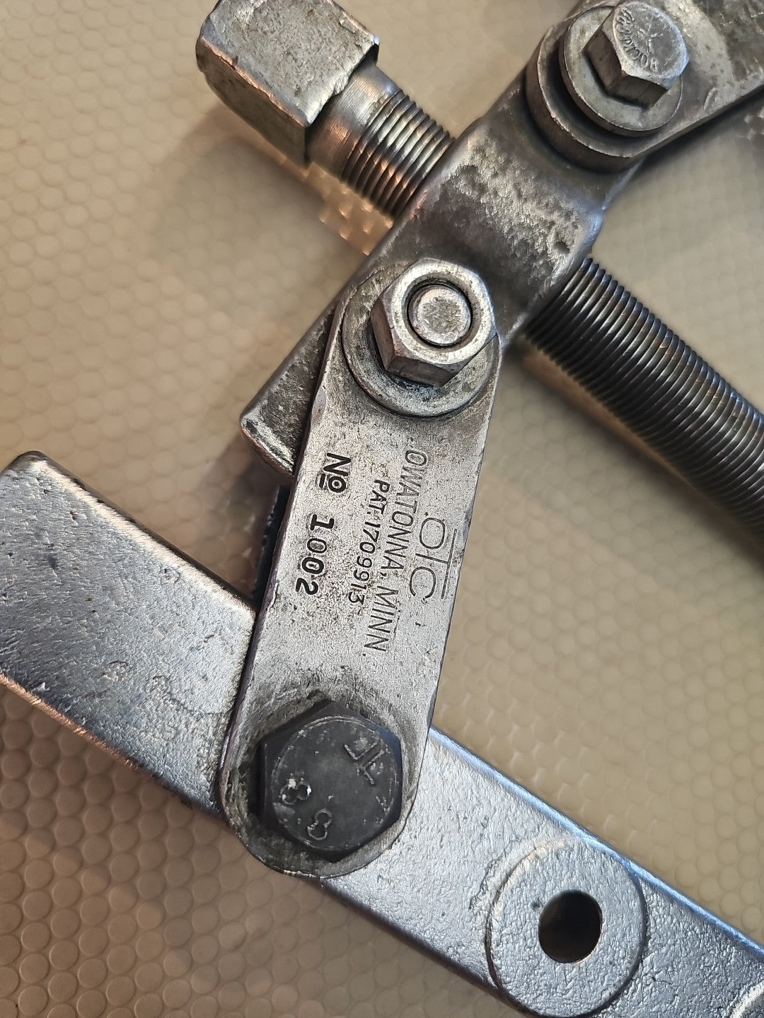 Vintage OTC Owantonna Tool Co Reversible Gear Puller No. 1002-L | Made In USA 