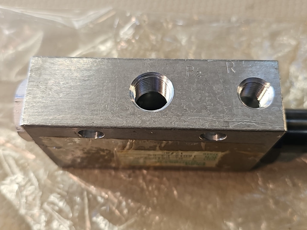 Fluid Controls, Inc. Valve 1SD12-P3-6S Regulating Fluid Pressure Valve