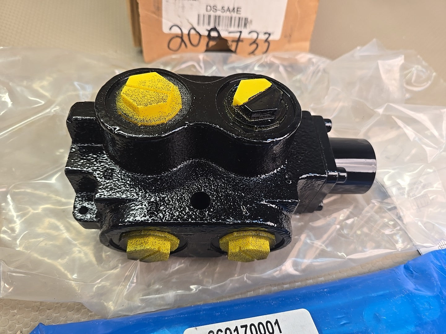 NEW PRINCE DS-5A1E HYDRAULIC VALVE C-563 3083 DS5A1E
