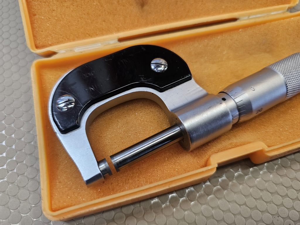 PRECISION MACHINISTS 0-1" OUTSIDE MICROMETER .0001" Grad.  CHUAN
