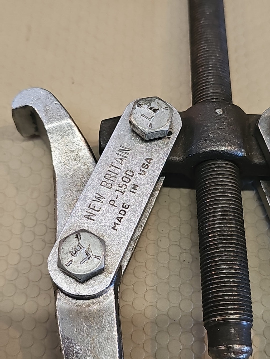 New Britain Puller Gear Puller 2 Arm Jaws P-1500 USA MADE TOOL 
