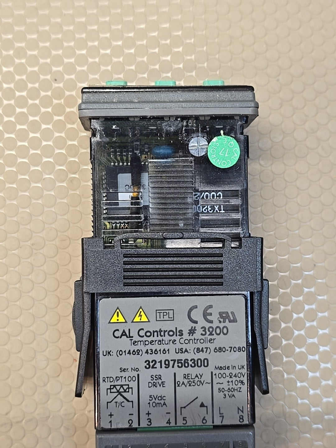 CAL CONTROLS TEMPERATURE CONTROLLER 3200