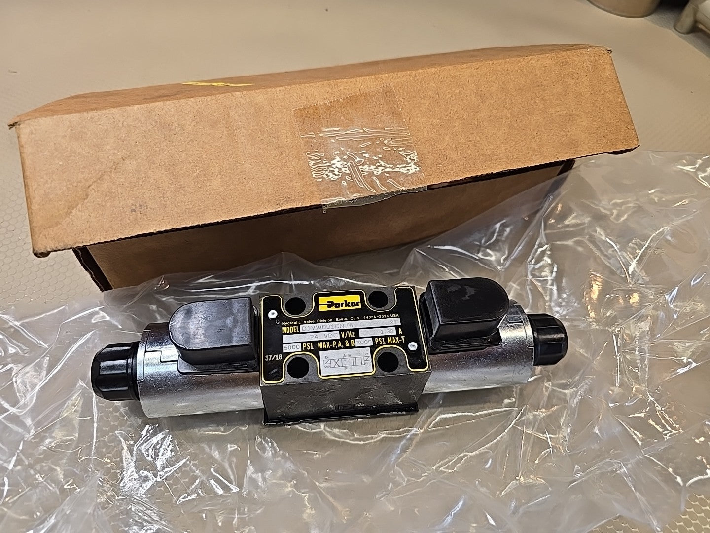 PARKER D1VW008CNJW, HYDRAULIC DIRECTIONAL SOLENOID VALVE, M0125