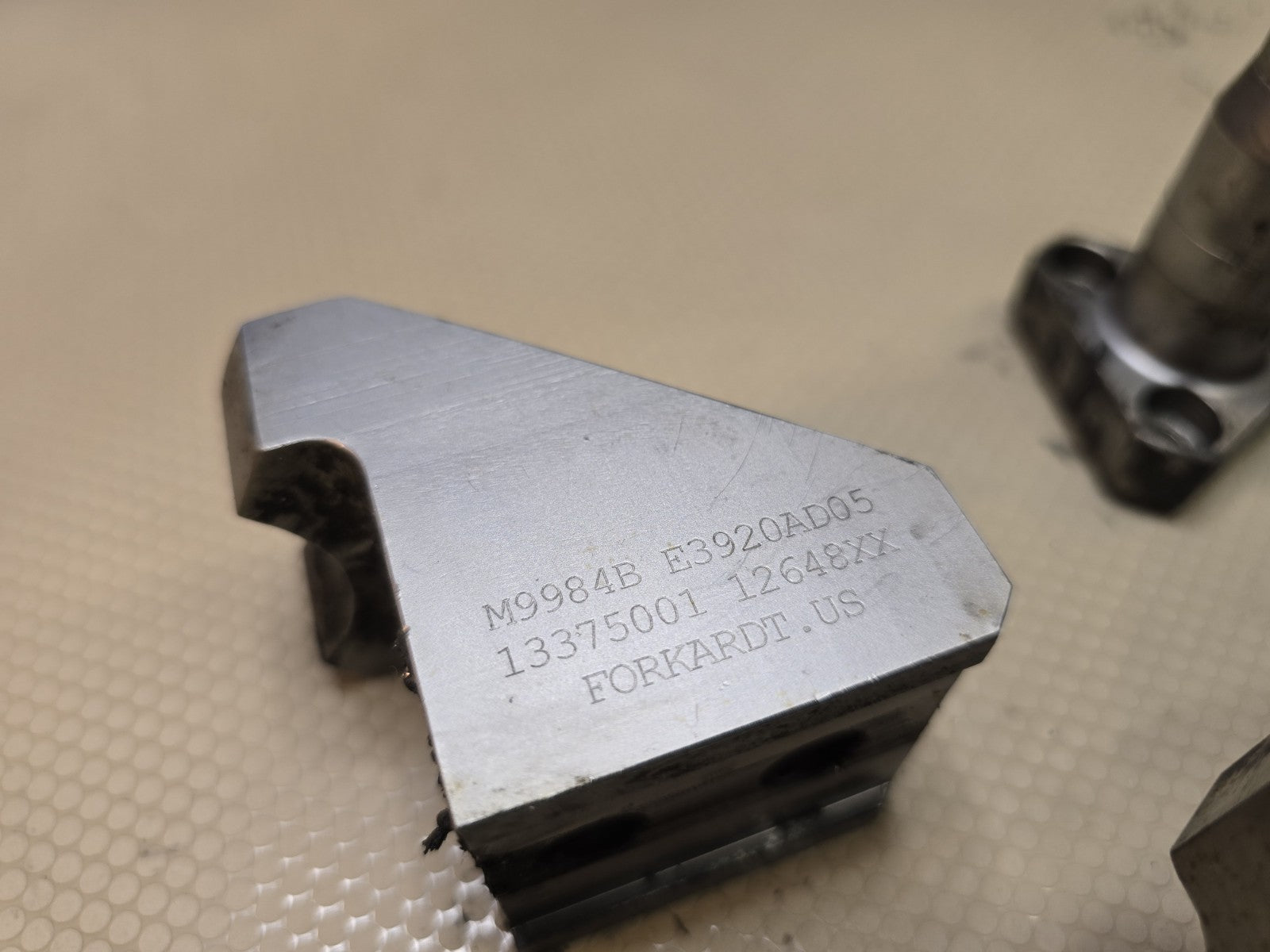 Forkardt Hardinge M17381A-2/tl6456d001 3 Jaw Lathe Chuck (pull down) + Jaws 8in