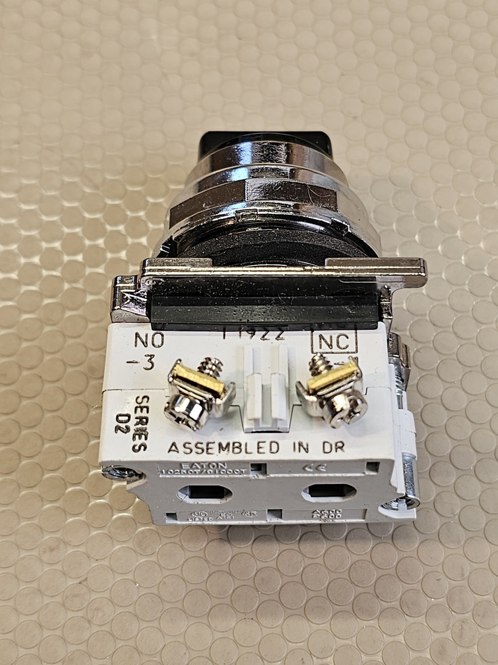 EATON Selector Switch: 30 mm Panel 10250T21KB , 3pos, Short 10250T/91000T NEW