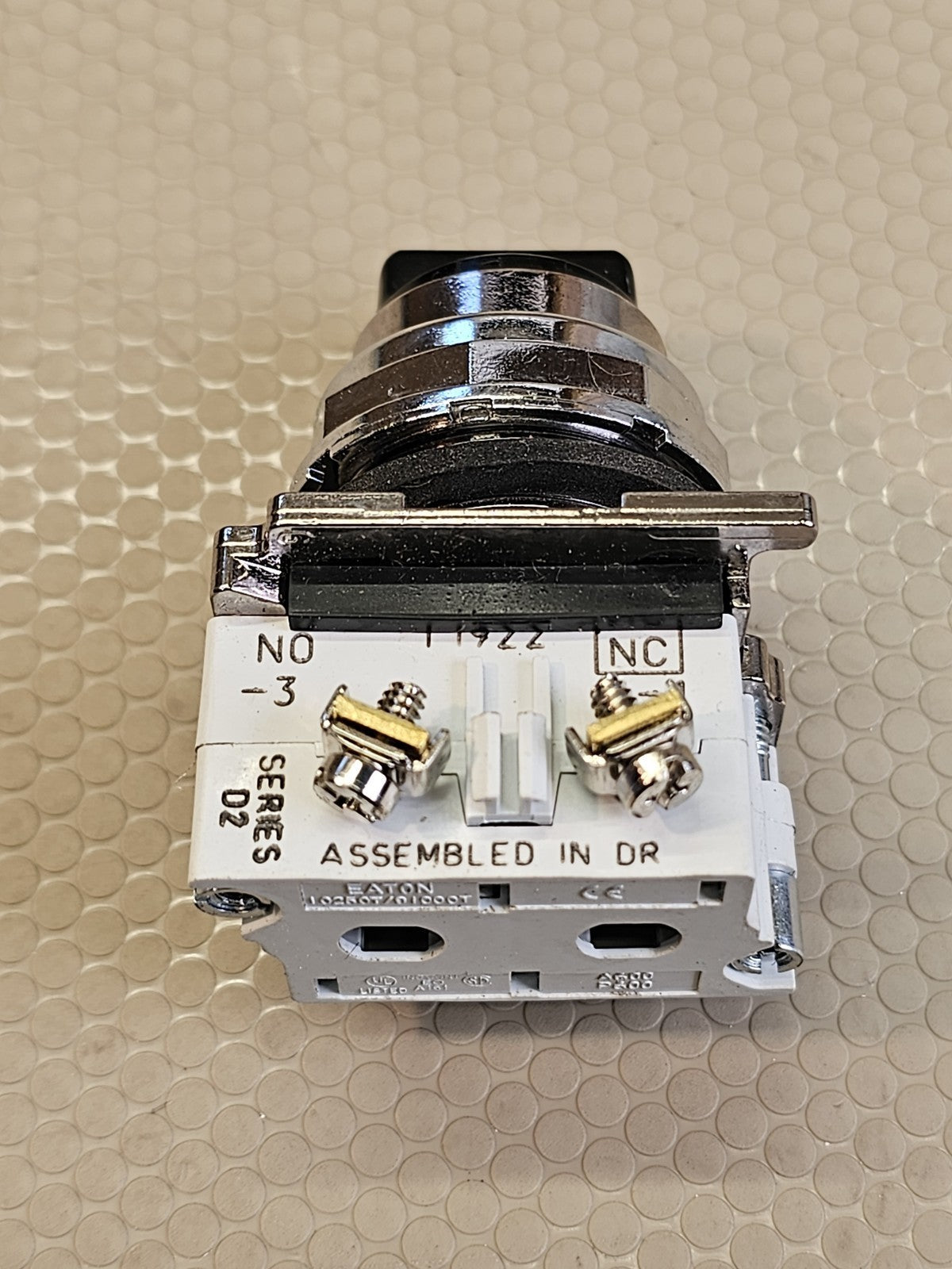 EATON Selector Switch: 30 mm Panel 10250T21KB , 3pos, Short 10250T/91000T NEW