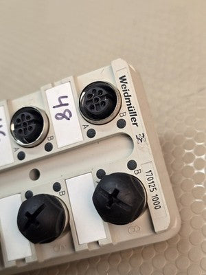 Weidmüller 1701251000 SAI-8-M 5P M12 UT Passive Sensor Actuator Distributor Box