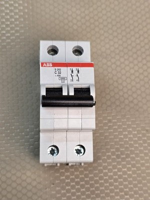 ABB S202-C32 2-Pole 32A 6kA Miniature Circuit Breaker 2CDS252001R0324 New