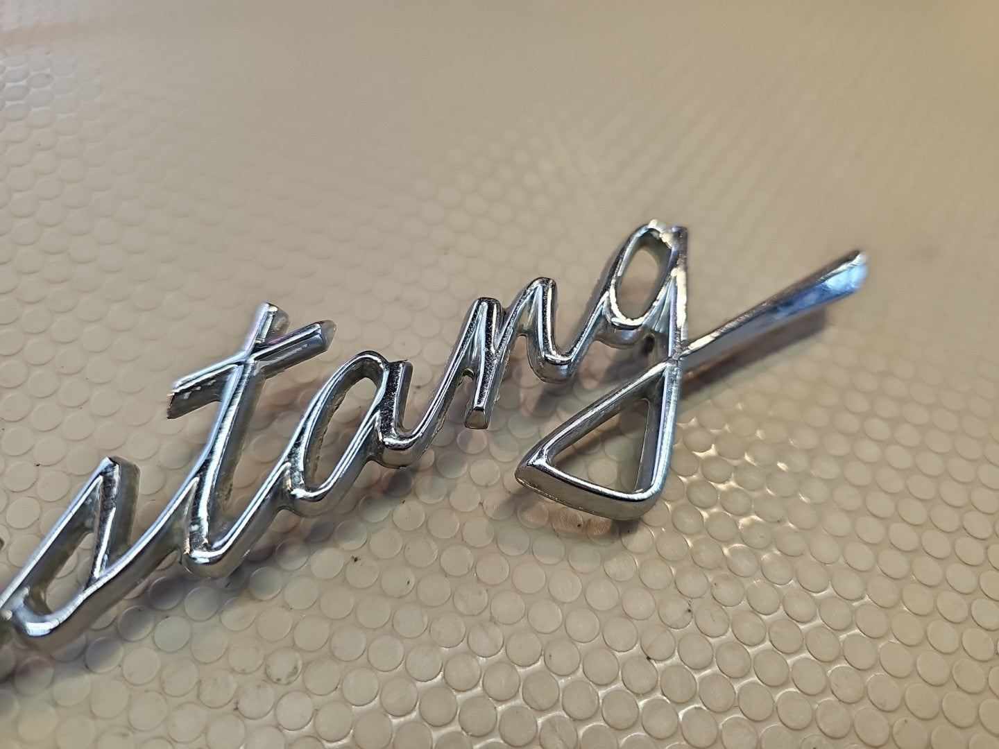 ORIGINAL 1968 FORD MUSTANG SCRIPT EMBLEM FOMOCO C8ZE-16098-A