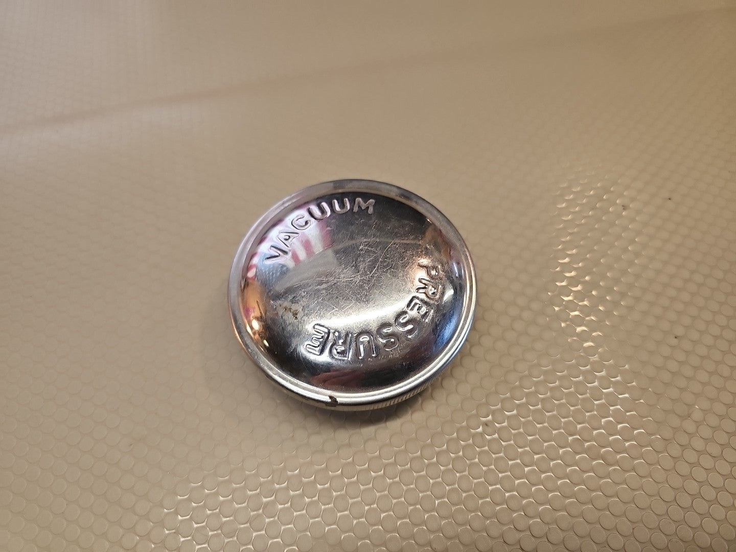 Vintage Gas Cap - Vacuum Pressure - Unbranded