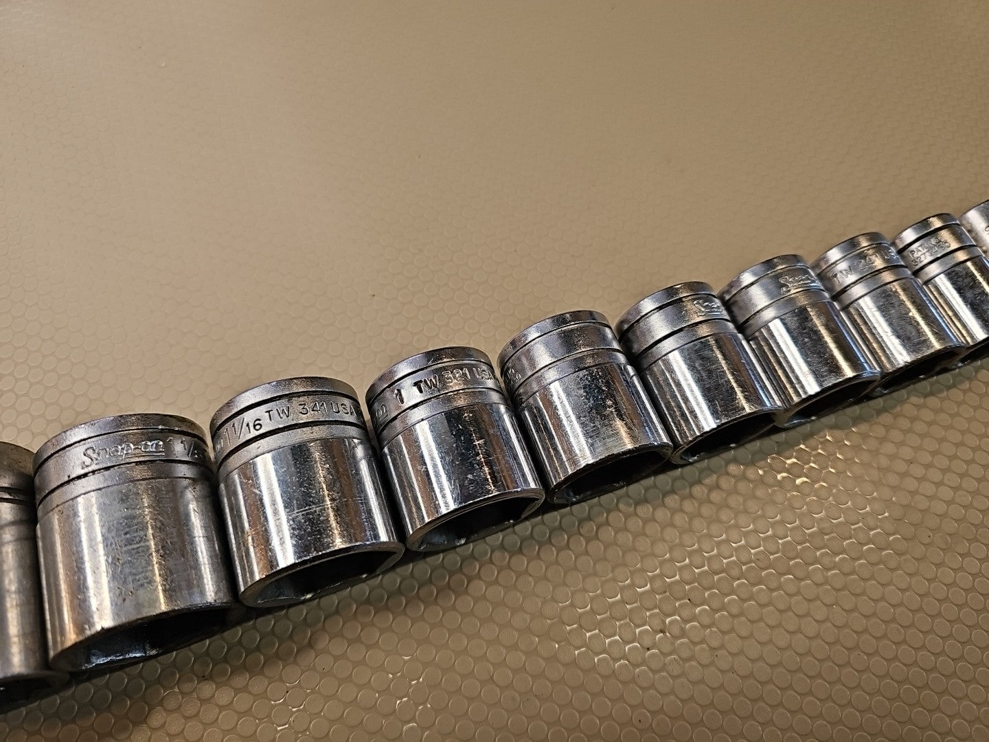 Snap On 13 ! Piece 1/2 drive 7/16- 1’ 5/16 Shallow 6 Point Socket Set LARGE size
