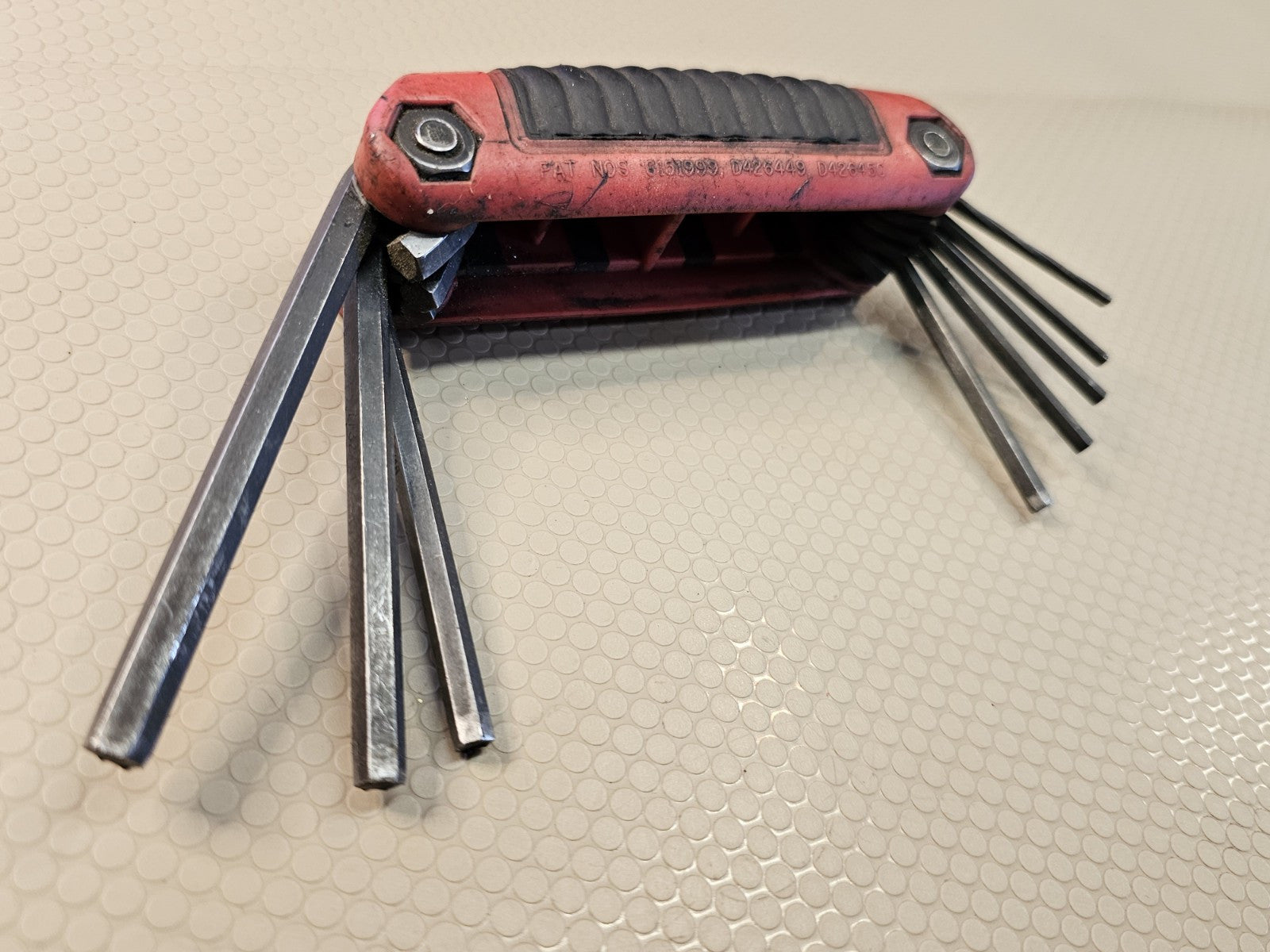 SNAP-ON SAE HEX WRENCH SET, FOLDING, 9 KEYS, AWEF9K *RED INDEX* .05-3/16"