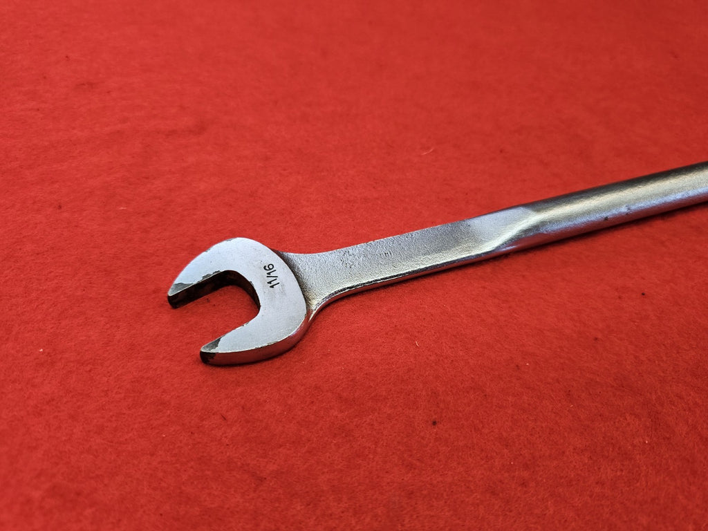 Snap-on USA 11/16"  Long Pattern Saltus Wrench No OH22 Socket End USA
