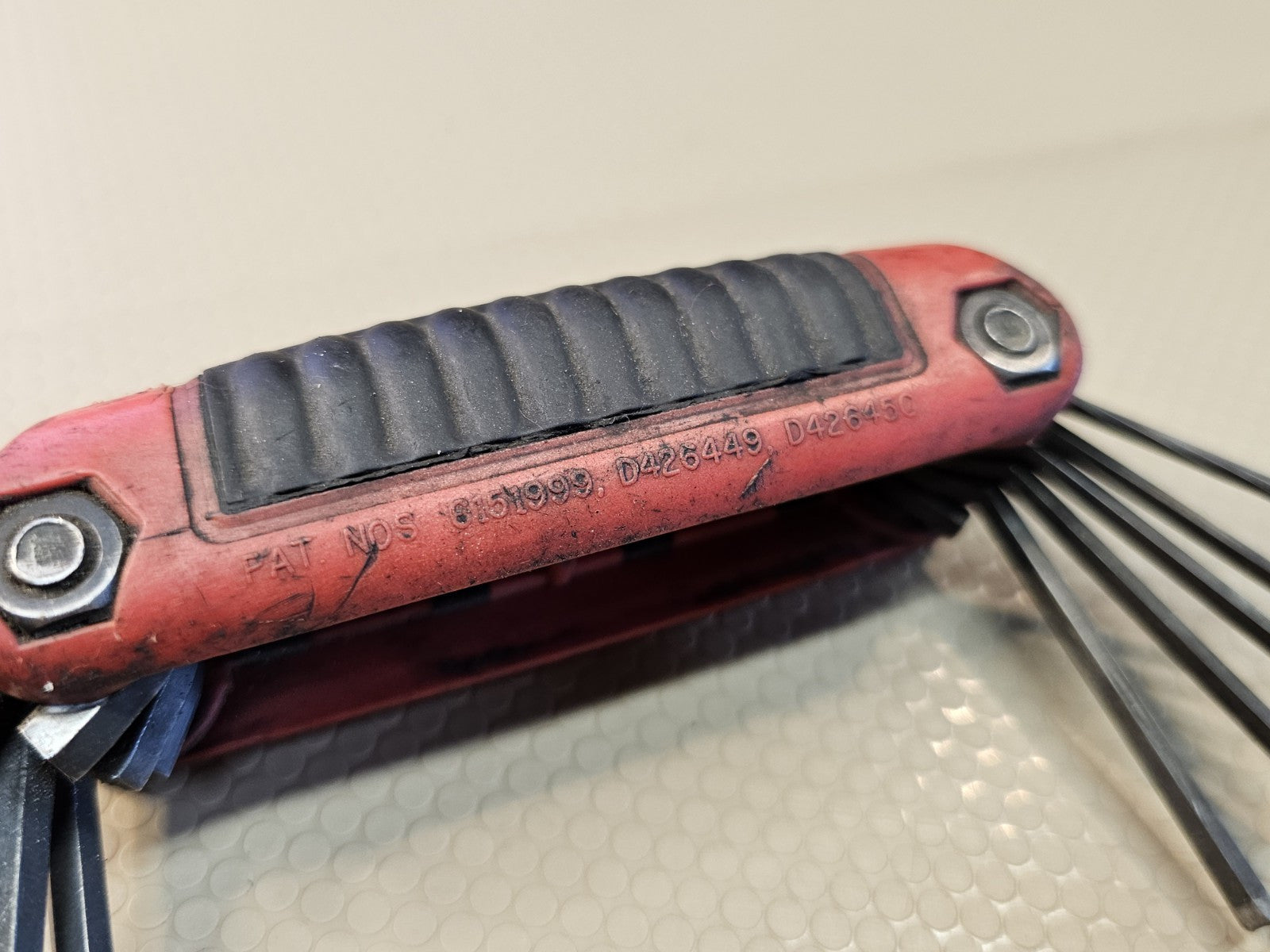 SNAP-ON SAE HEX WRENCH SET, FOLDING, 9 KEYS, AWEF9K *RED INDEX* .05-3/16"