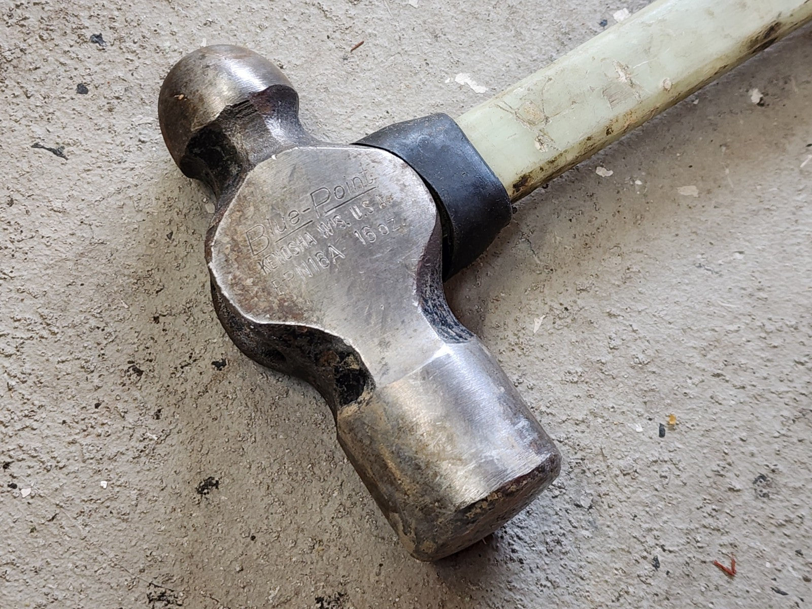 Blue Point BPN16A Ball Pein Hammer With Fiberglass Handle