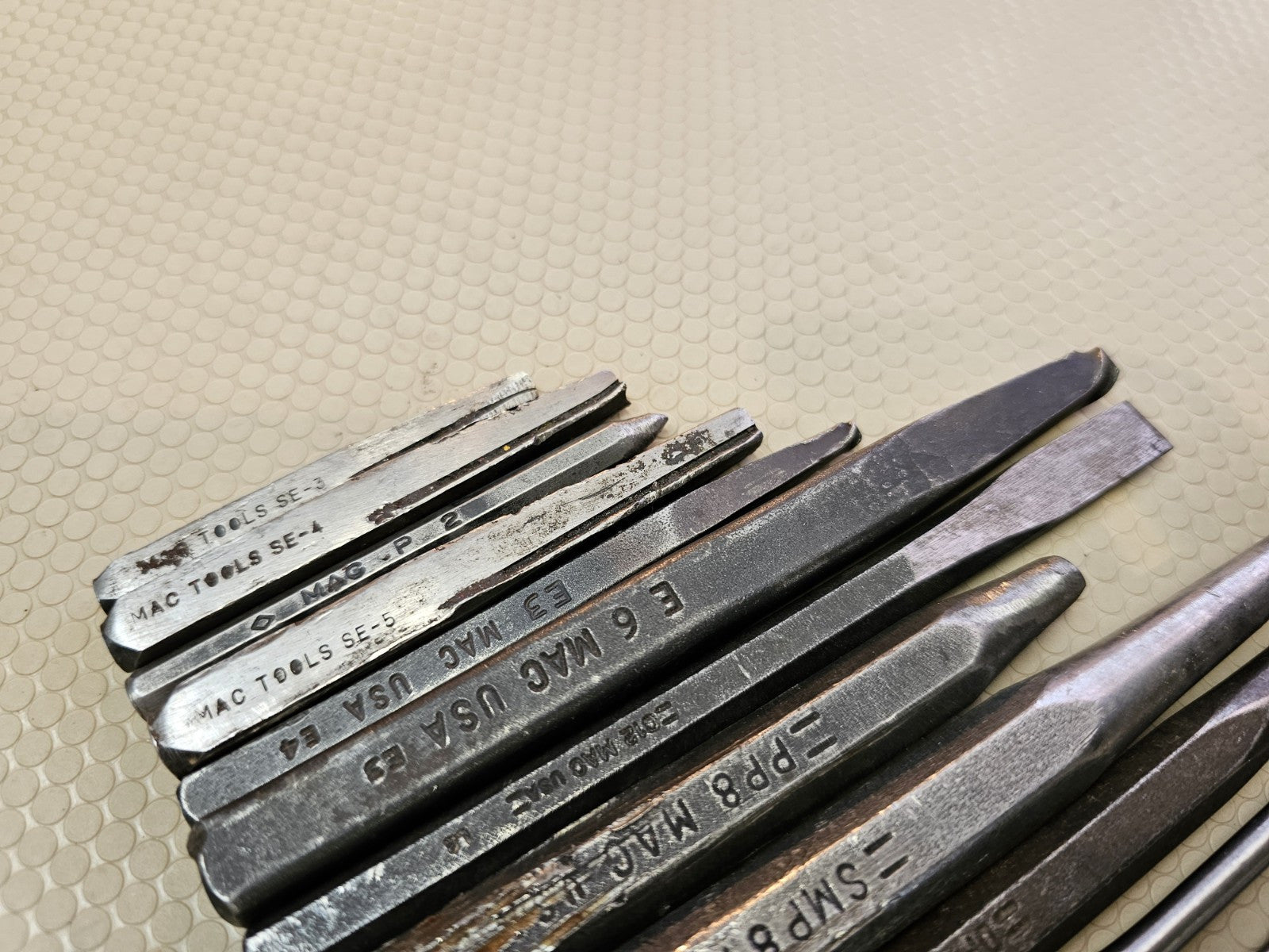 Mac Tools 15 Piece Flat Chisel and Pin Punch set USA Pre-Owned
