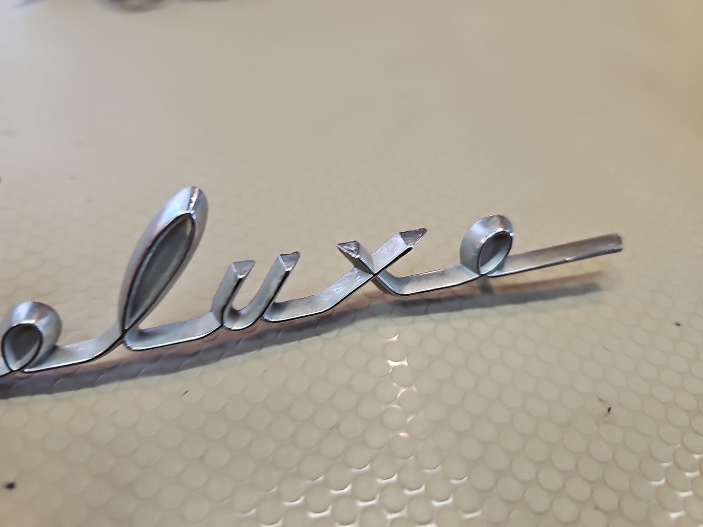 1949 1950 Chevrolet Fleetline Styleline Deluxe Front Fender Emblem Trim Original