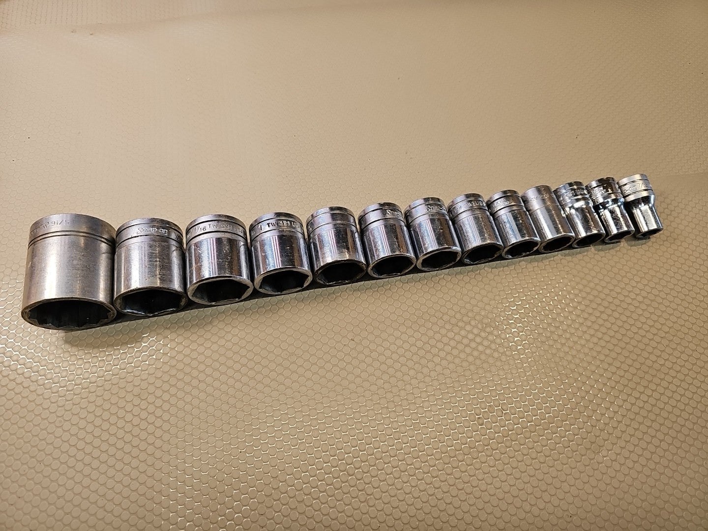 Snap On 13 ! Piece 1/2 drive 7/16- 1’ 5/16 Shallow 6 Point Socket Set LARGE size