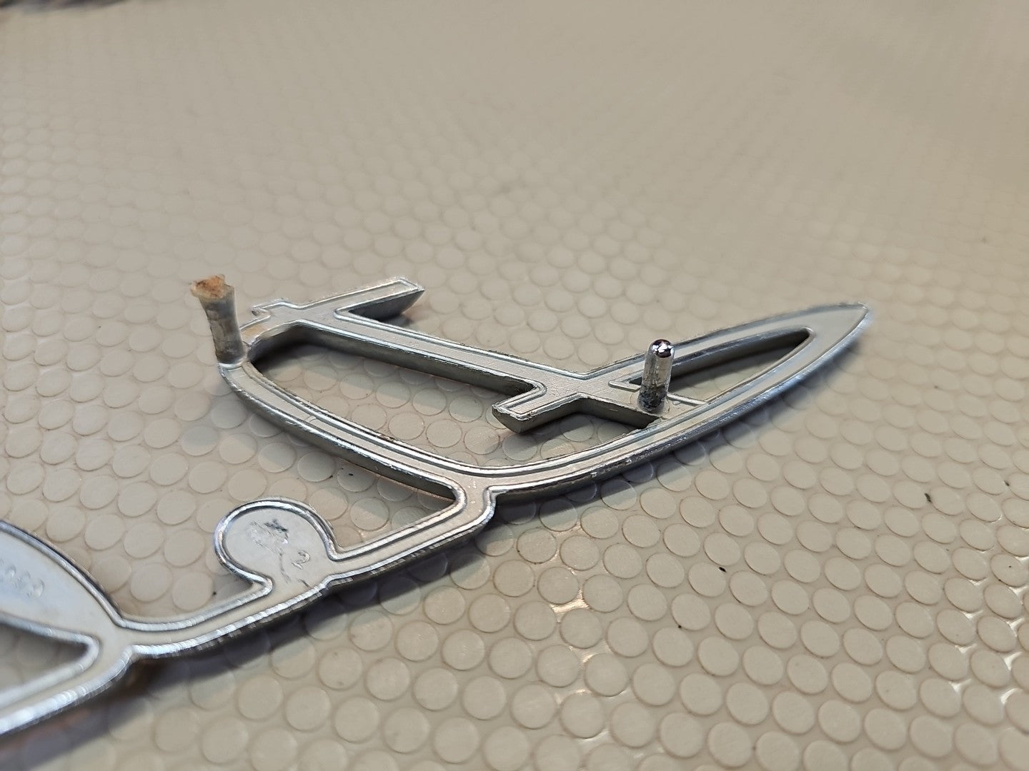 1949 1950 Chevrolet Fleetline Styleline Deluxe Front Fender Emblem Trim Original
