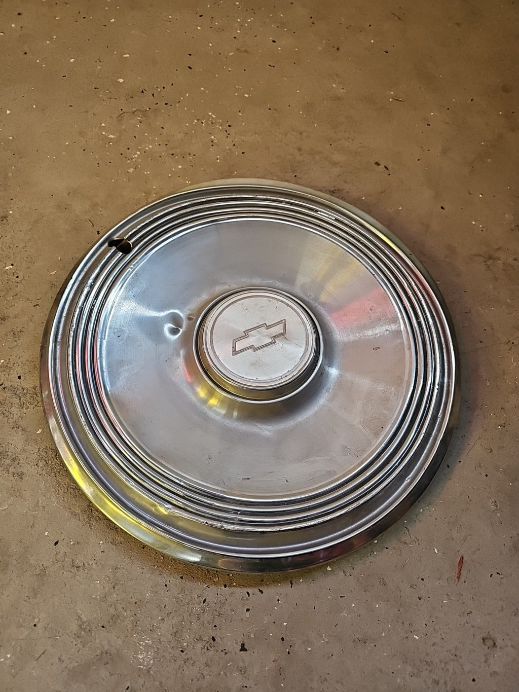 (1) Vintage OEM 1973 73 Chevy Impala Bel Air 15" Deluxe Hubcap Wheel Cover #0M