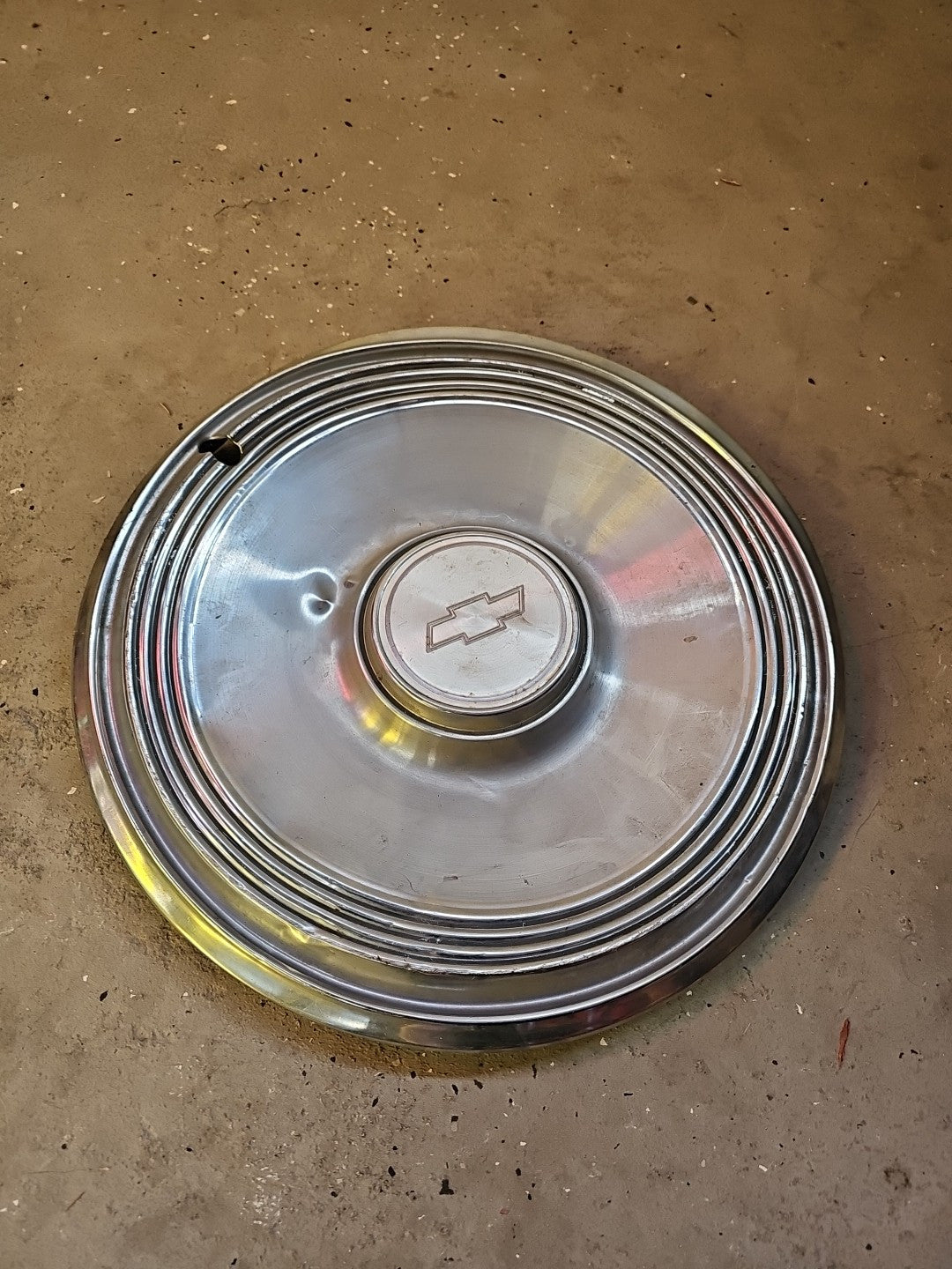 (1) Vintage OEM 1973 73 Chevy Impala Bel Air 15" Deluxe Hubcap Wheel Cover #0M