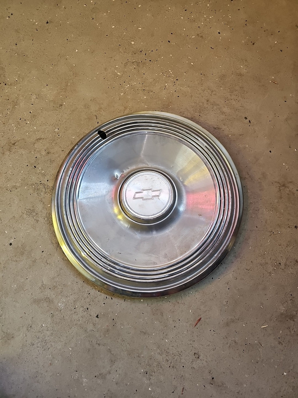 (1) Vintage OEM 1973 73 Chevy Impala Bel Air 15" Deluxe Hubcap Wheel Cover #0M