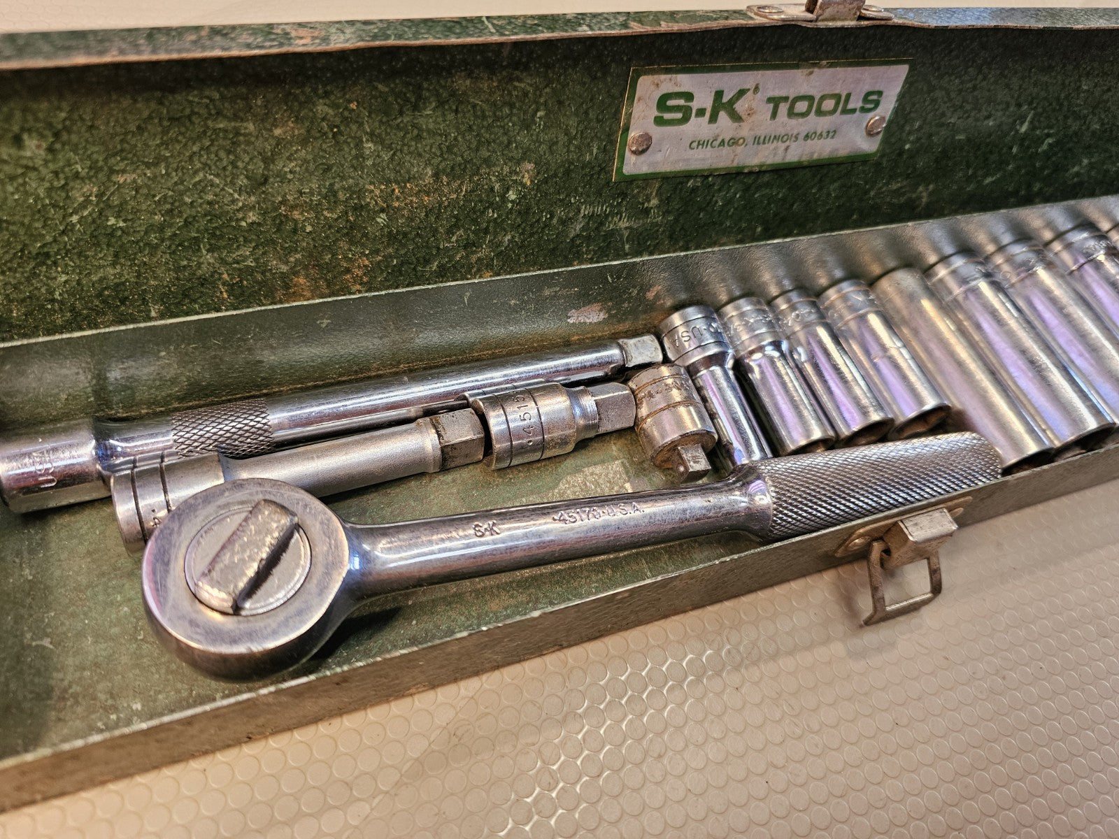 S-K SK Tools U.S.A. (15) Pc. 3/8" Drive Socket / Ratchet Set SAE Semi Deep/ Deep
