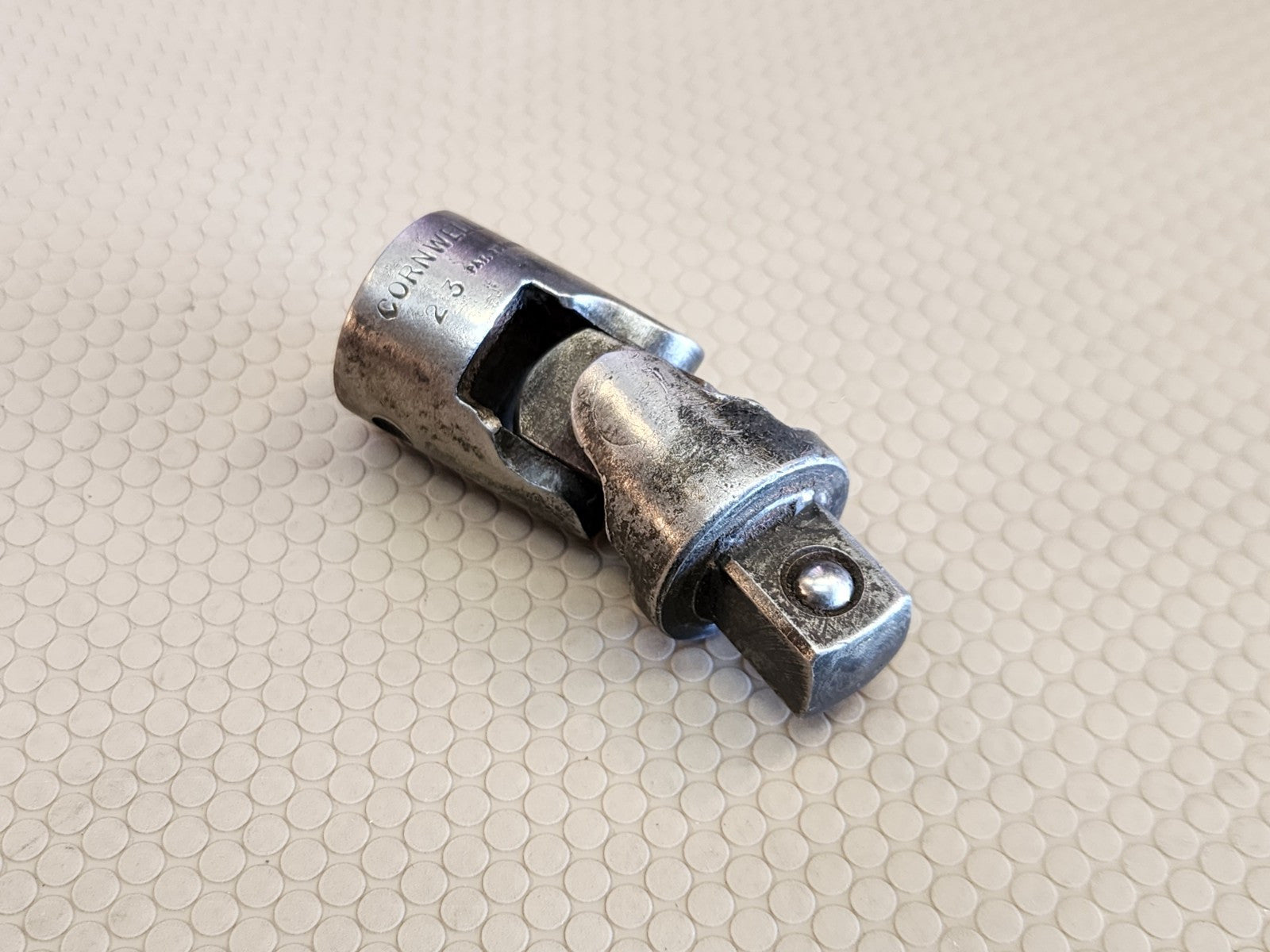 Cornwell 23 Universal Swivel Socket 1/2 Joint Adapter