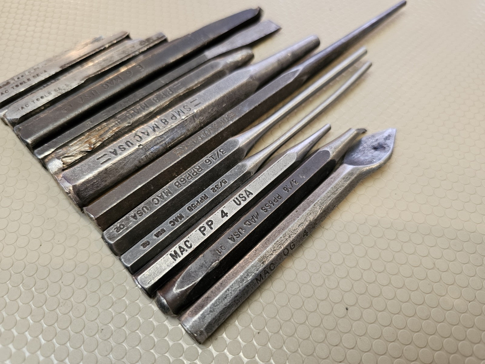 Mac Tools 15 Piece Flat Chisel and Pin Punch set USA Pre-Owned