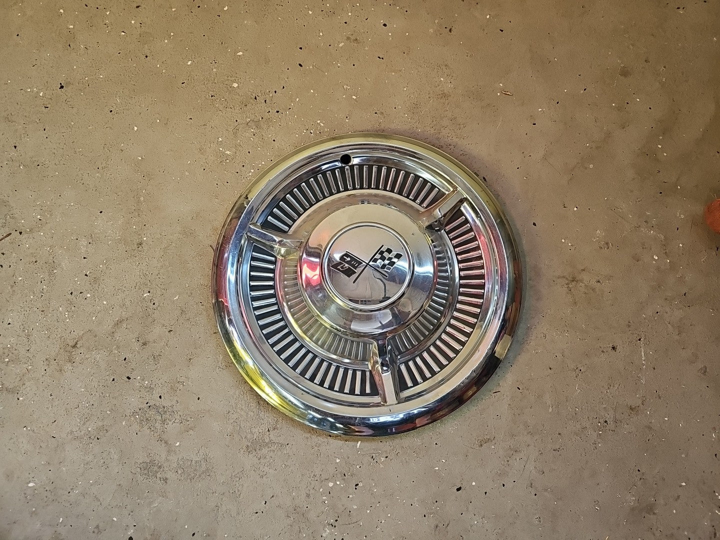 Vintage  CHEVROLET CHEVY  HUBCAP WHEEL COVER CENTER CAP 1953 ?