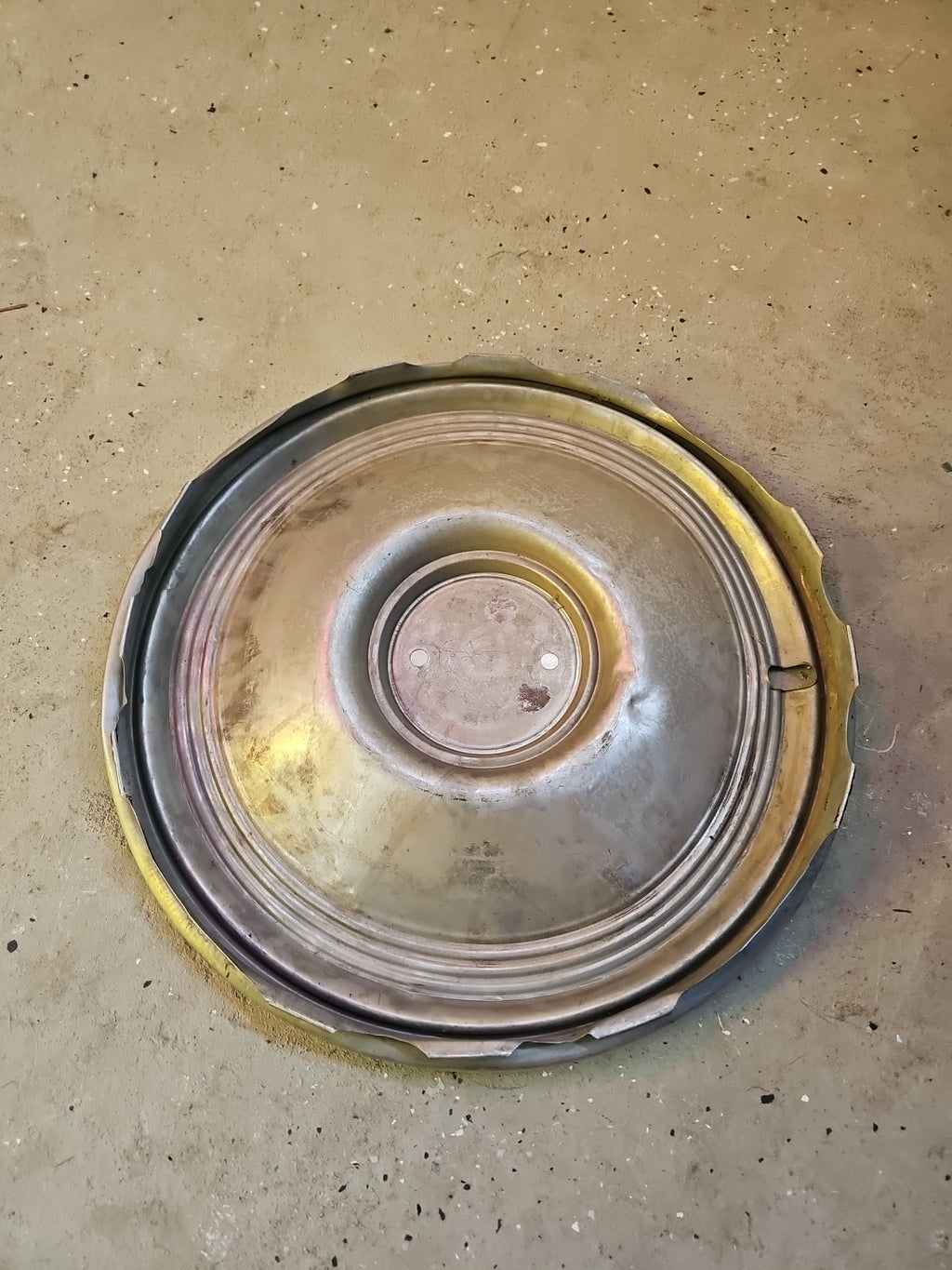 (1) Vintage OEM 1973 73 Chevy Impala Bel Air 15" Deluxe Hubcap Wheel Cover #0M