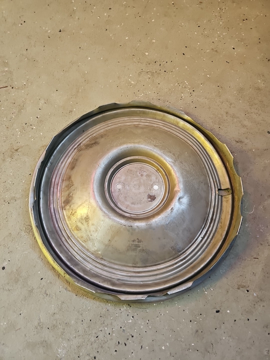 (1) Vintage OEM 1973 73 Chevy Impala Bel Air 15" Deluxe Hubcap Wheel Cover #0M