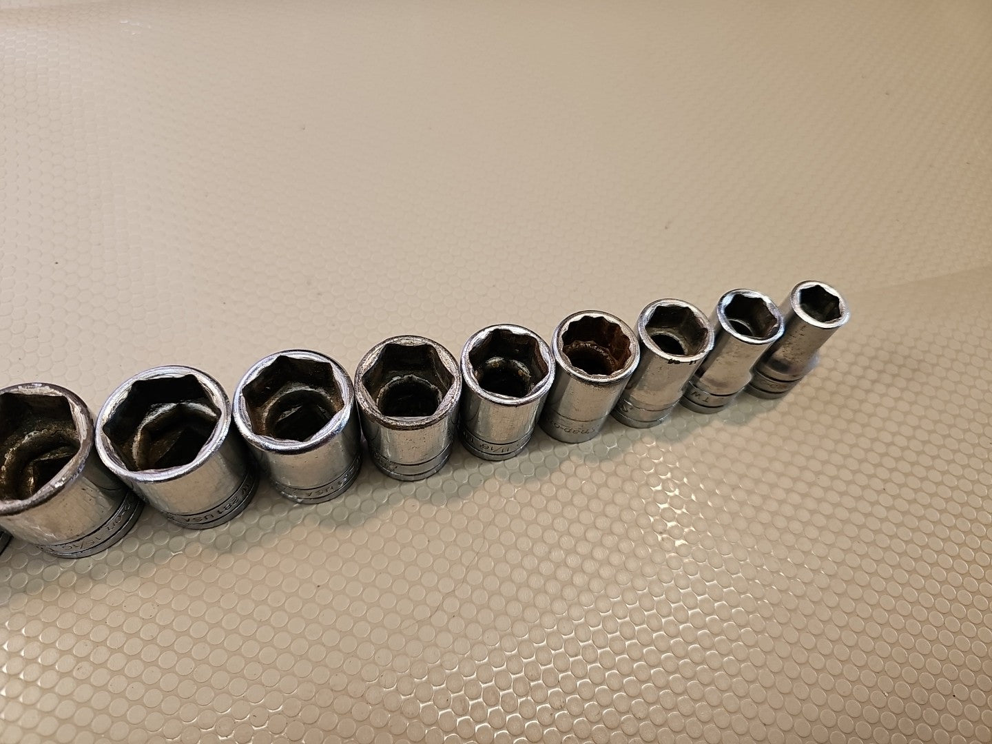 Snap On 13 ! Piece 1/2 drive 7/16- 1’ 5/16 Shallow 6 Point Socket Set LARGE size