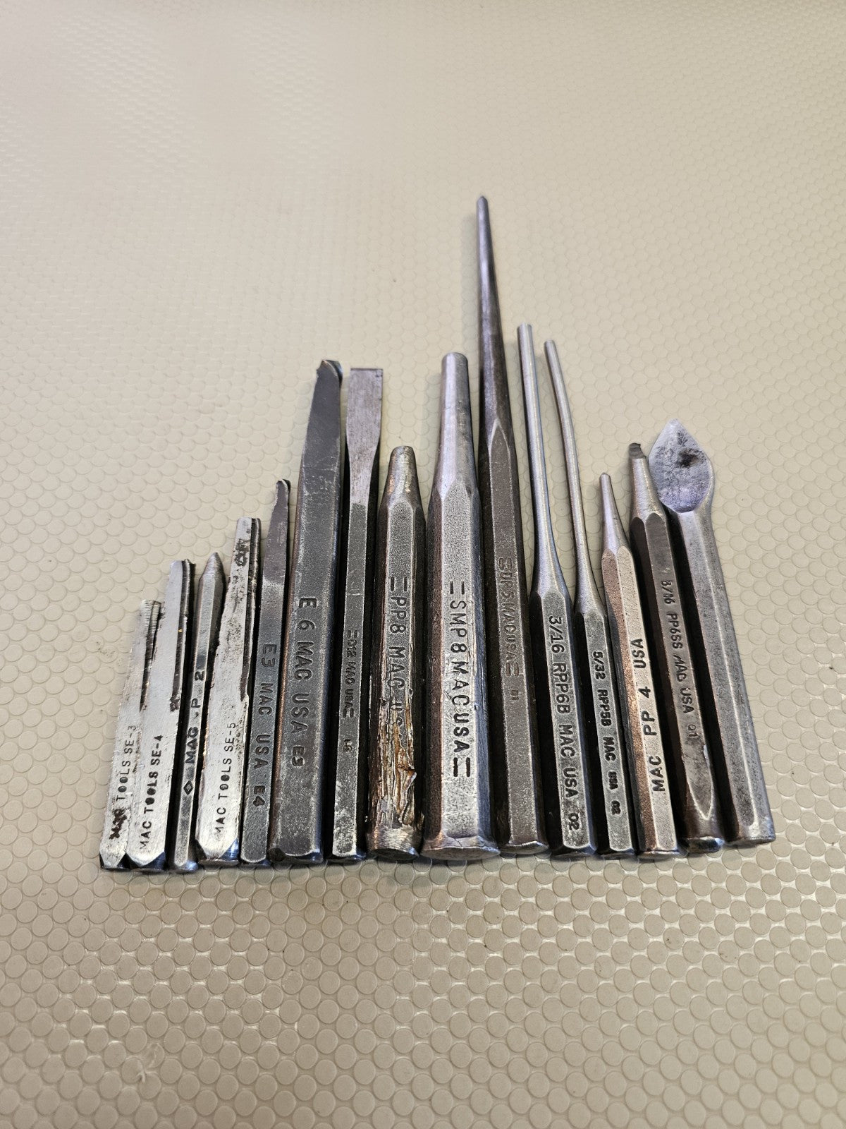 Mac Tools 15 Piece Flat Chisel and Pin Punch set USA Pre-Owned