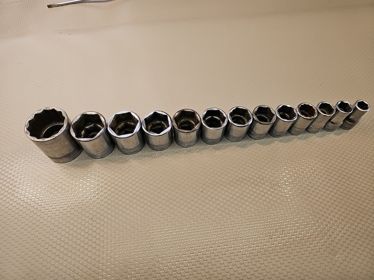 Snap On 13 ! Piece 1/2 drive 7/16- 1’ 5/16 Shallow 6 Point Socket Set LARGE size