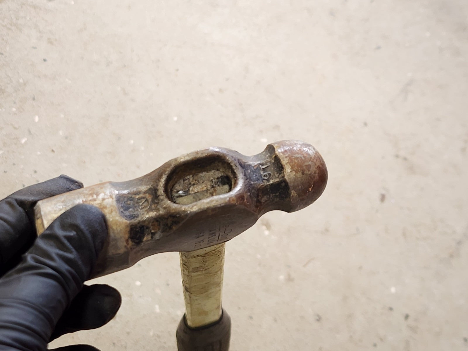 Blue Point BPN16A Ball Pein Hammer With Fiberglass Handle